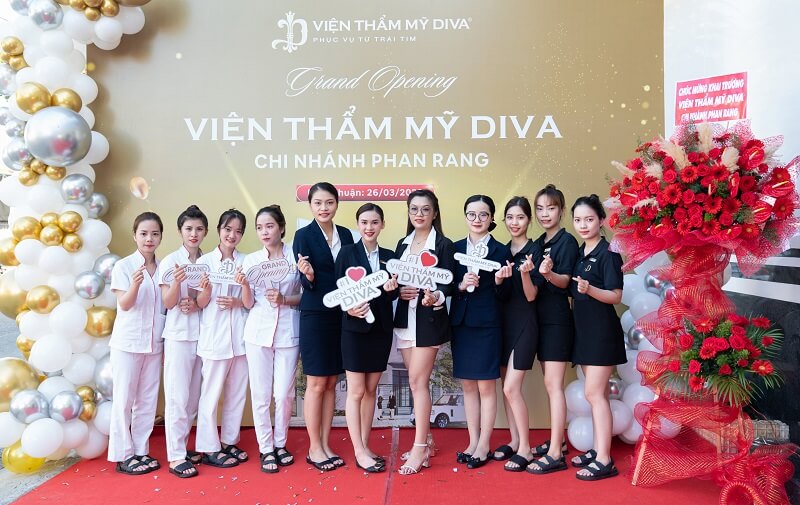 https://dvagroup.vn/wp-content/uploads/2022/03/khai-truong-vien-tham-my-diva-phan-rang-3.jpg