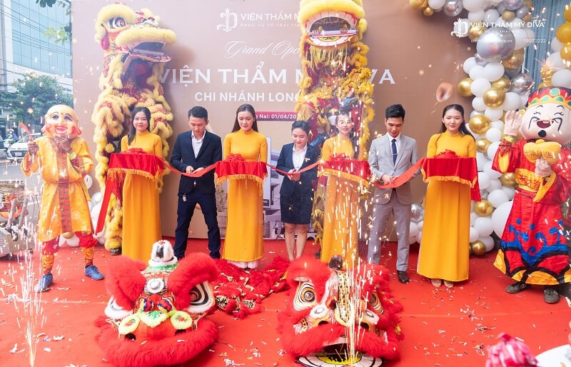 https://dvagroup.vn/wp-content/uploads/2022/04/khai-truong-vien-tham-my-diva-long-khanh-15.jpg