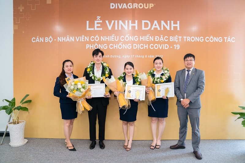 https://dvagroup.vn/wp-content/uploads/2022/06/vinh-danh-can-bo-co-thanh-tich-xuat-sac-26.jpg