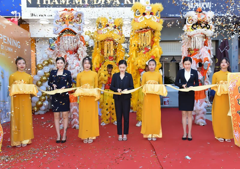 https://dvagroup.vn/wp-content/uploads/2022/11/khai-truong-vien-tham-my-diva-di-linh-6.jpg