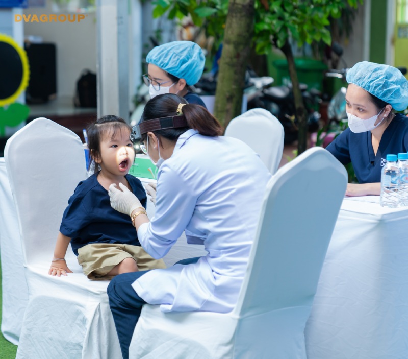 DAISY DENTAL thăm khám răng miễn phí tại Trường Mầm Non Học Viện Trẻ Thơ