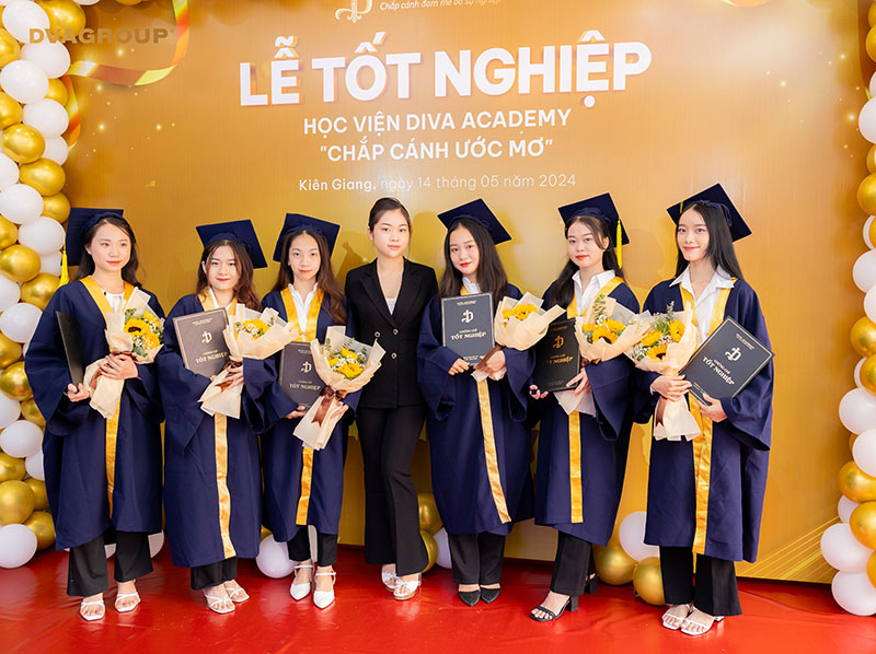 https://dvagroup.vn/wp-content/uploads/2024/05/tot-nghiep-kien-giang-2.jpg