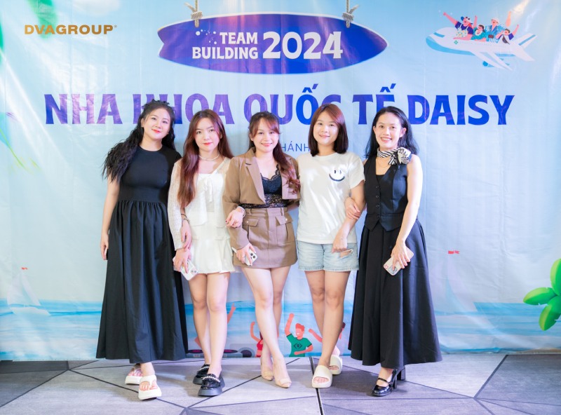 team building Nha khoa Quốc tế DAISY