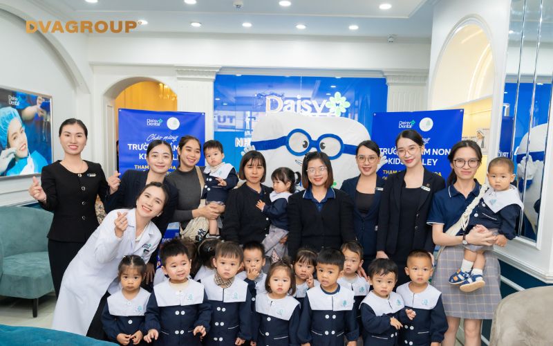 https://dvagroup.vn/wp-content/uploads/2024/10/truong-mam-non-kids-valley-tham-quan-nha-khoa-quoc-te-daisy.jpg